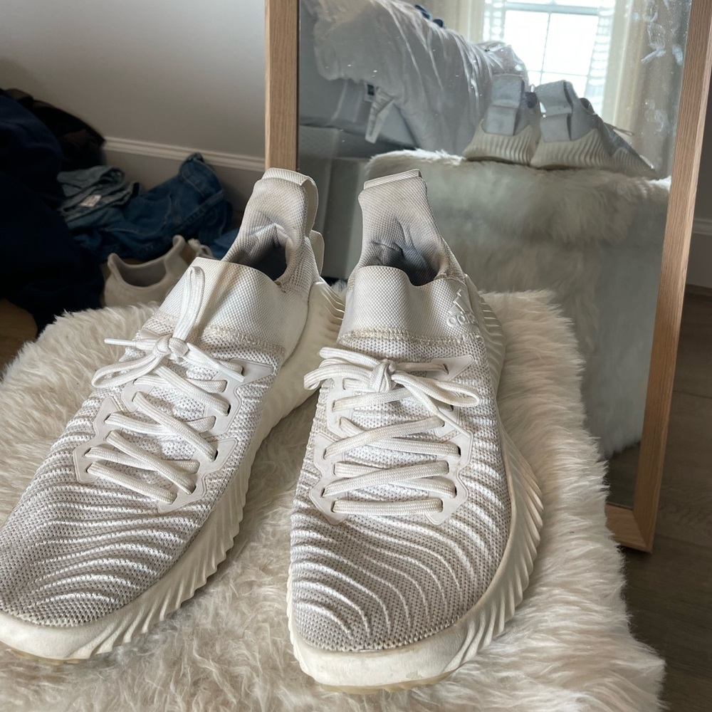 Adidas alpha bounce trainer